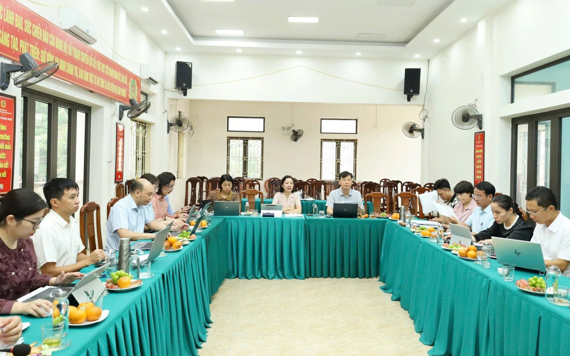 Phường Tùng Thiện đẩy mạnh chuyển đổi số, phát triển khoa học công nghệ và đổi mới sáng tạo