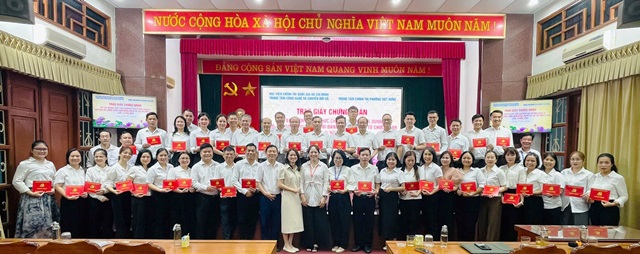 Tổ chức lớp bồi dưỡng kiến thức chuyên sâu về ứng dụng AI cho cán bộ, công chức khối Đảng, MTTQ và các tổ chức CT-XH trên địa bàn 04 phường Long Biên, Bồ Đề, Việt Hưng, Phúc Lợi (lớp 2) năm 2026.- Ảnh 5.