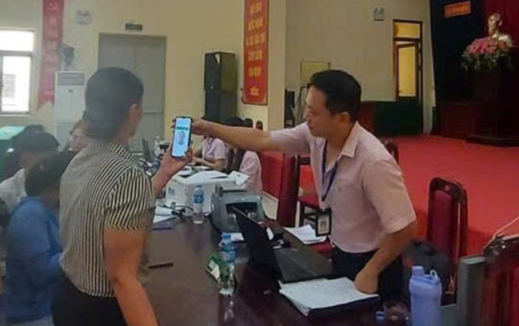  ĐẨY MẠNH THANH TOÁN KHÔNG DÙNG TIỀN MẶT VÀ SỬ DỤNG ỨNG DỤNG VBSP SMARTBANKING- Ảnh 2.
