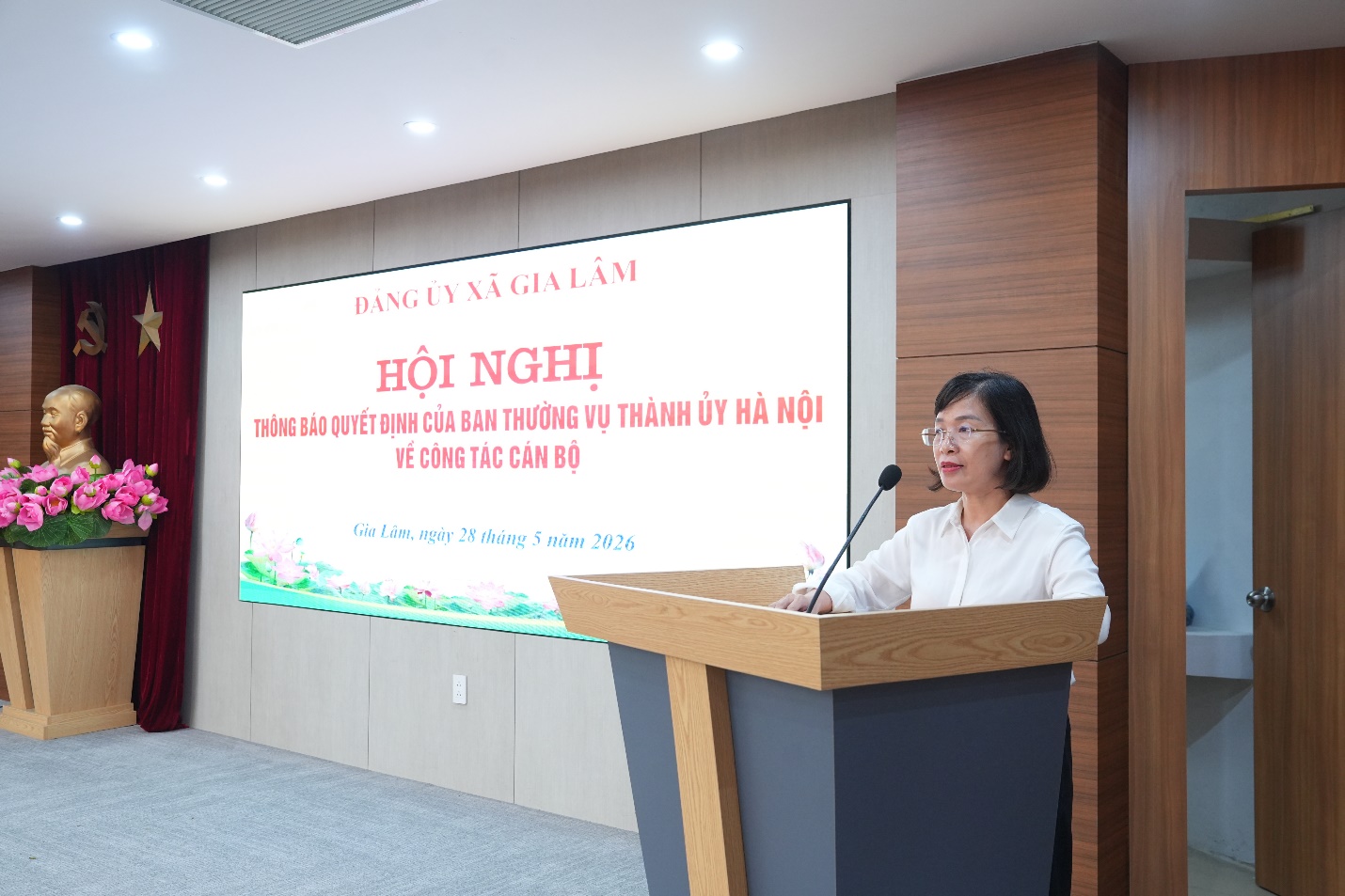 Xã Gia Lâm tổ chức hội nghị thông báo quyết định về công tác cán bộ và gặp mặt cán bộ chủ chốt nhận nhiệm vụ mới- Ảnh 2.