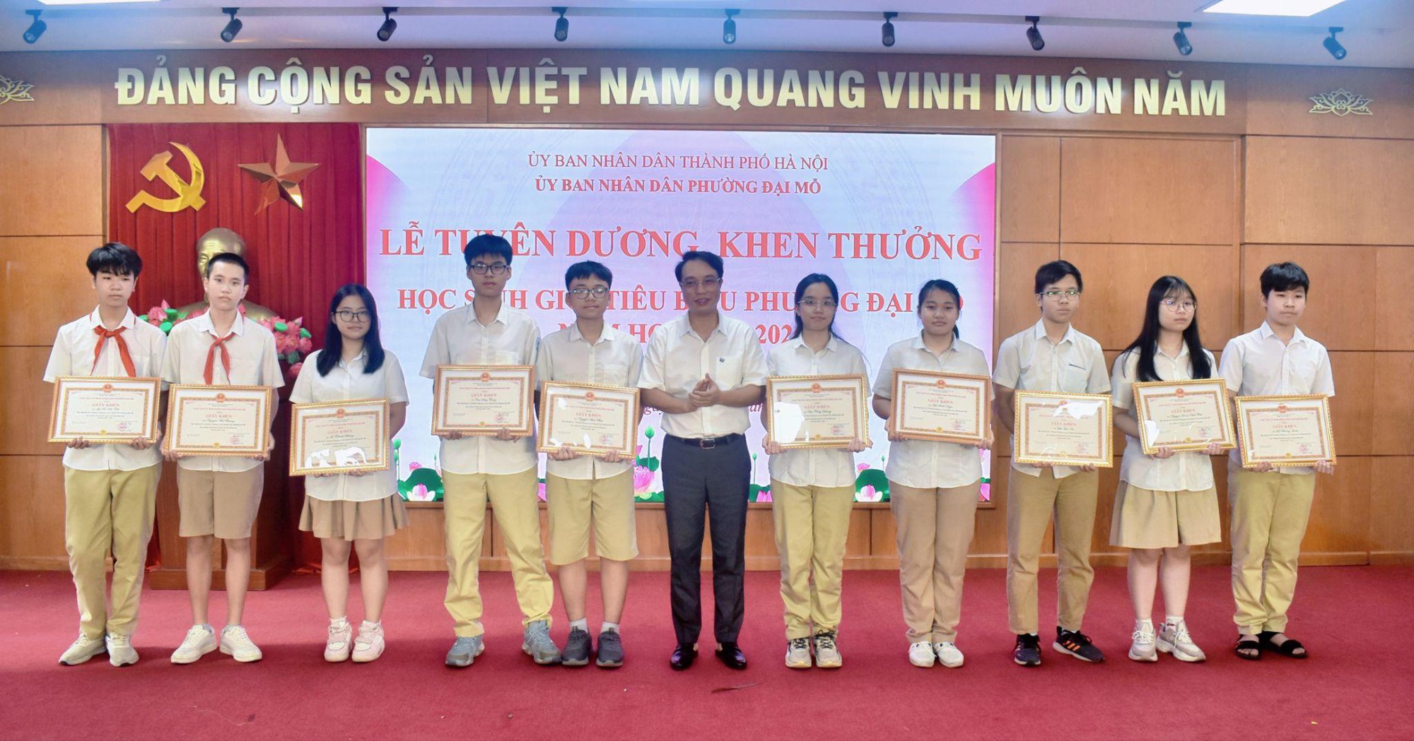 Tuyên dương, khen thưởng học sinh giỏi tiêu biểu năm học 2025 – 2026- Ảnh 6.