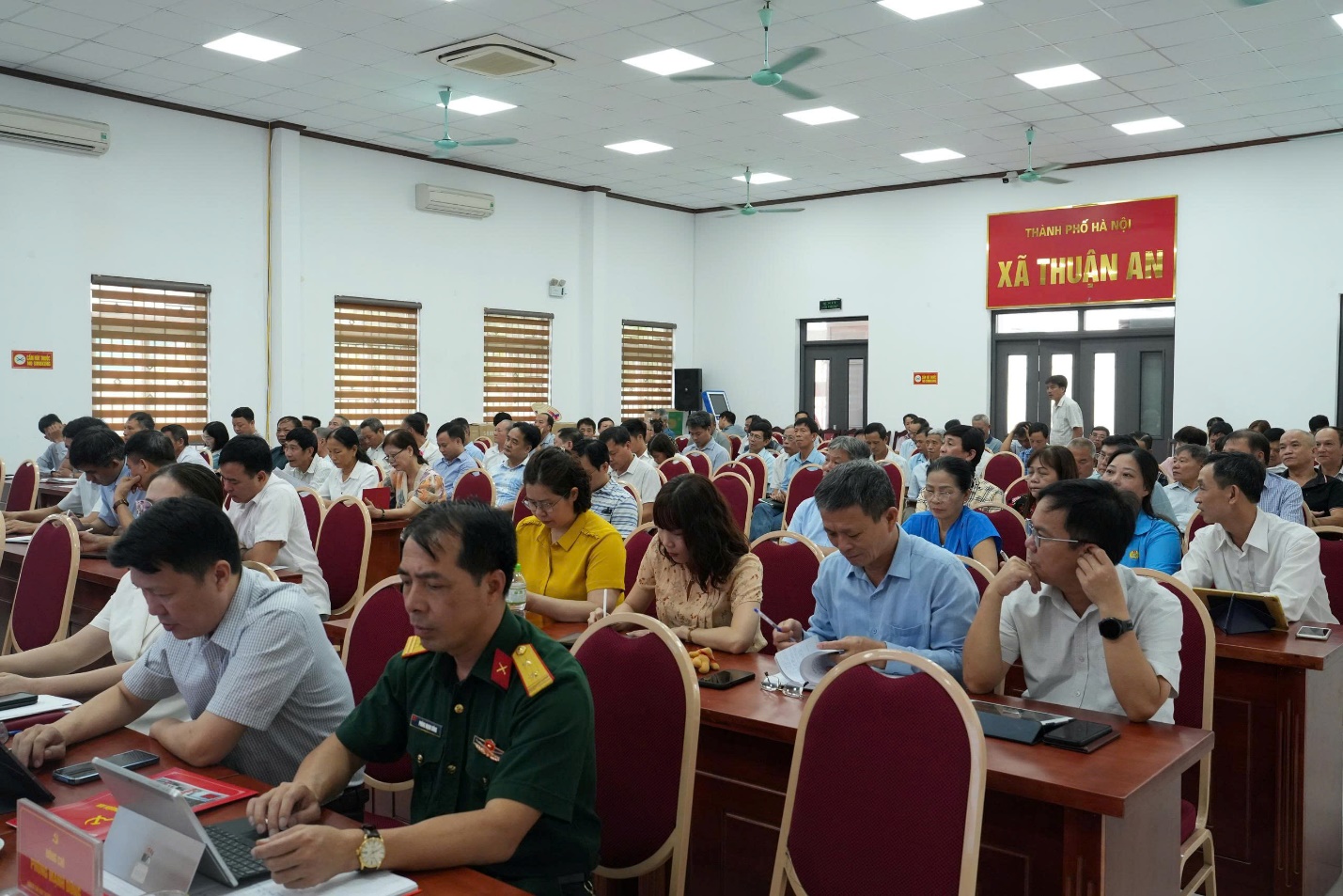 Hội nghị giao ban Bí thư chi bộ, Trưởng thôn, Tổ trưởng tổ dân phố, Bí thư chi bộ HTX dịch vụ nông nghiệp tháng 6/2026- Ảnh 2.