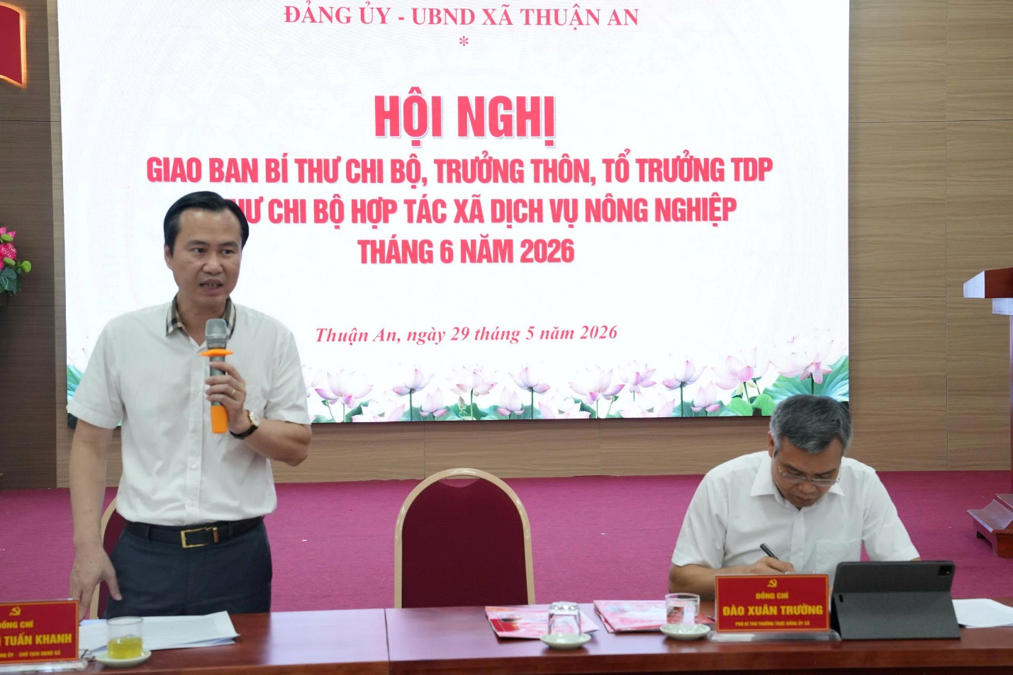 Hội nghị giao ban Bí thư chi bộ, Trưởng thôn, Tổ trưởng tổ dân phố, Bí thư chi bộ HTX dịch vụ nông nghiệp tháng 6/2026- Ảnh 3.