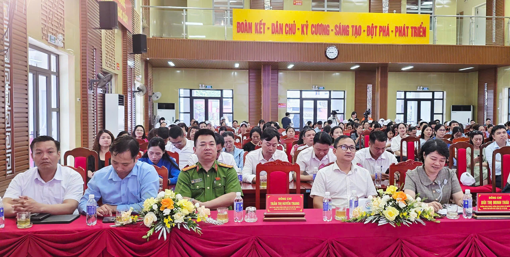 Hát Môn hưởng ứng Ngày Thế giới không thuốc lá 31/5; tuần lễ không thuốc lá 25-31/5; và tăng cường thực thi Luật phòng, chống tác hại thuốc lá trên địa bàn- Ảnh 1.