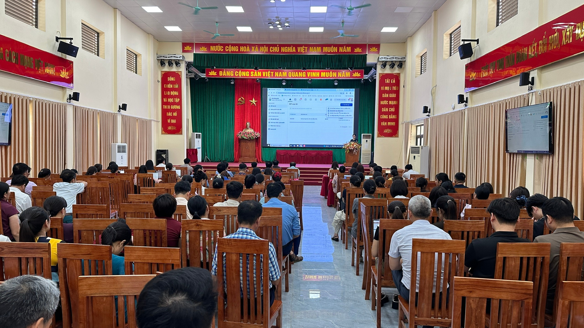 Hồng Sơn tập huấn hướng dẫn sử dụng Hệ thống quản trị thực thi nhiệm vụ và đánh giá cán bộ gắn với đo lường hiệu suất công việc (OKR/KPI)- Ảnh 1.