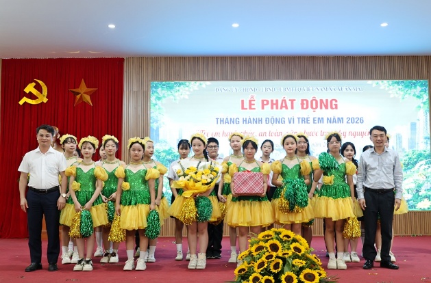 Xuân Mai: phát động Tháng hành động vì trẻ em năm 2026, trao quà cho trẻ em có hoàn cảnh khó khăn- Ảnh 5.
