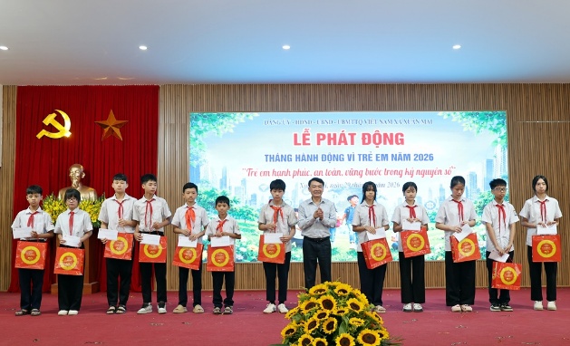 Xuân Mai: phát động Tháng hành động vì trẻ em năm 2026, trao quà cho trẻ em có hoàn cảnh khó khăn- Ảnh 7.