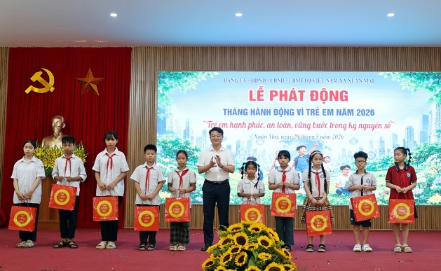 Xuân Mai: phát động Tháng hành động vì trẻ em năm 2026, trao quà cho trẻ em có hoàn cảnh khó khăn- Ảnh 9.