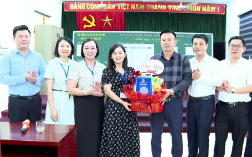 Lãnh đạo xã Hát Môn thăm, động viên, kiểm tra các điểm thi kì thi tuyển sinh vào lớp 10 THPT năm học 2026 - 2027
