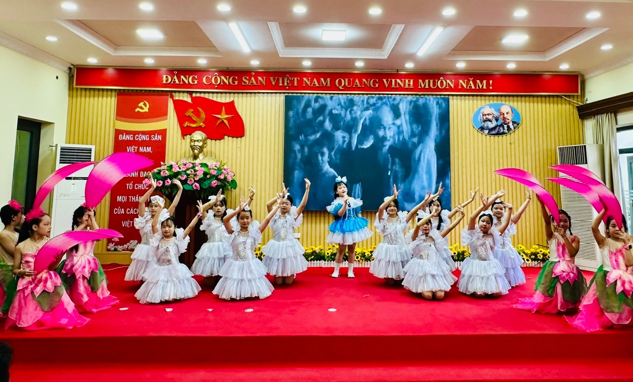 Phường Văn Miếu - Quốc Tử Giám chung tay chăm lo cho trẻ em có hoàn cảnh khó khăn- Ảnh 1.