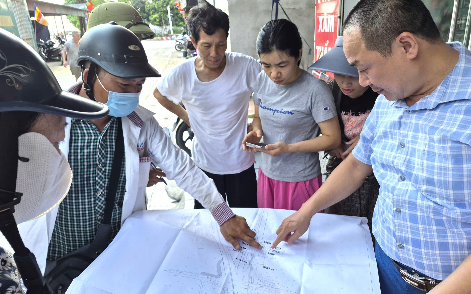 Hội nghị bàn giao mốc giới phục vụ công tác giải phóng mặt bằng Dự án đầu tư xây dựng trục không gian Quốc lộ 1A gắn với tái thiết, chỉnh trang đô thị
