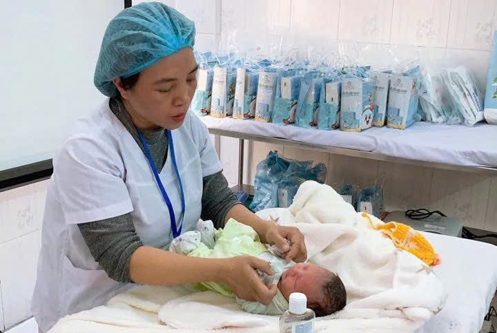 "Thêm một triệu hộ sinh nữa" – Vì sự sống của bà mẹ và trẻ em- Ảnh 2.