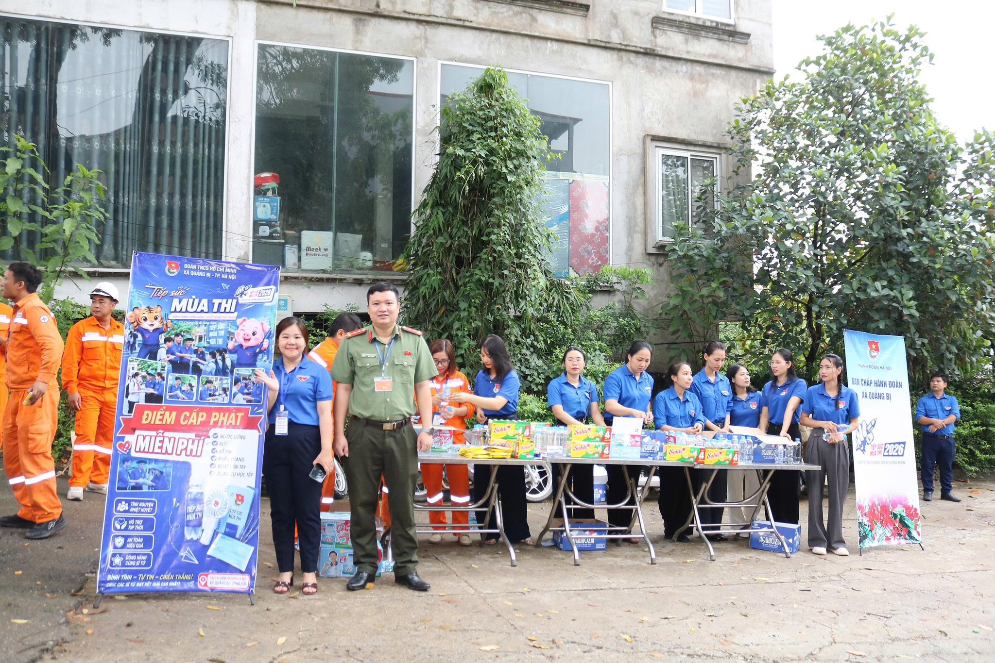 Công an xã Quảng Bị tích cực hỗ trợ, bảo đảm an ninh trật tự tại điểm thi tuyển sinh lớp 10 THPT Chúc Động- Ảnh 8.