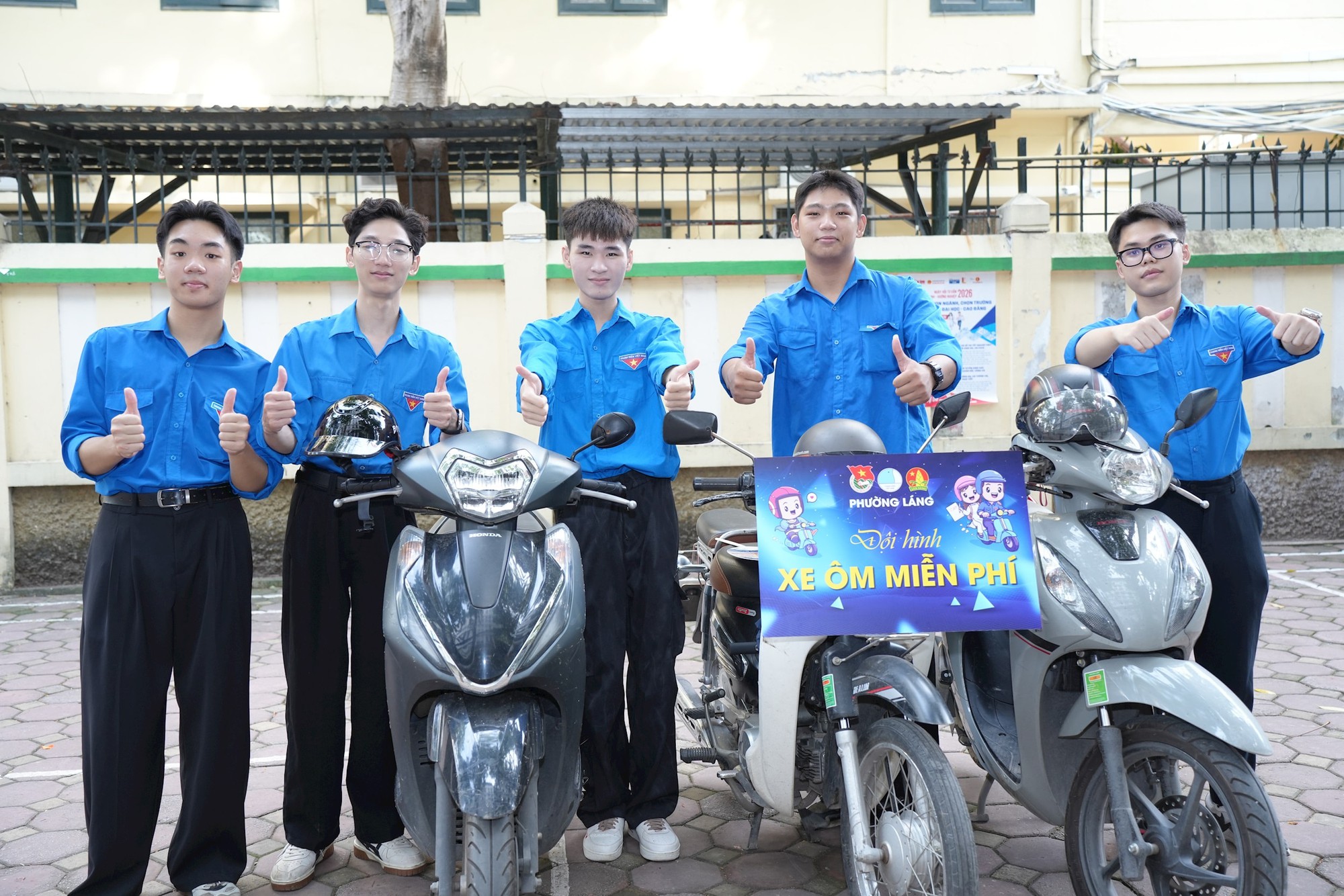 "Áo xanh tình nguyện" tiếp thêm động lực cho thí sinh thi vào lớp 10- Ảnh 5.