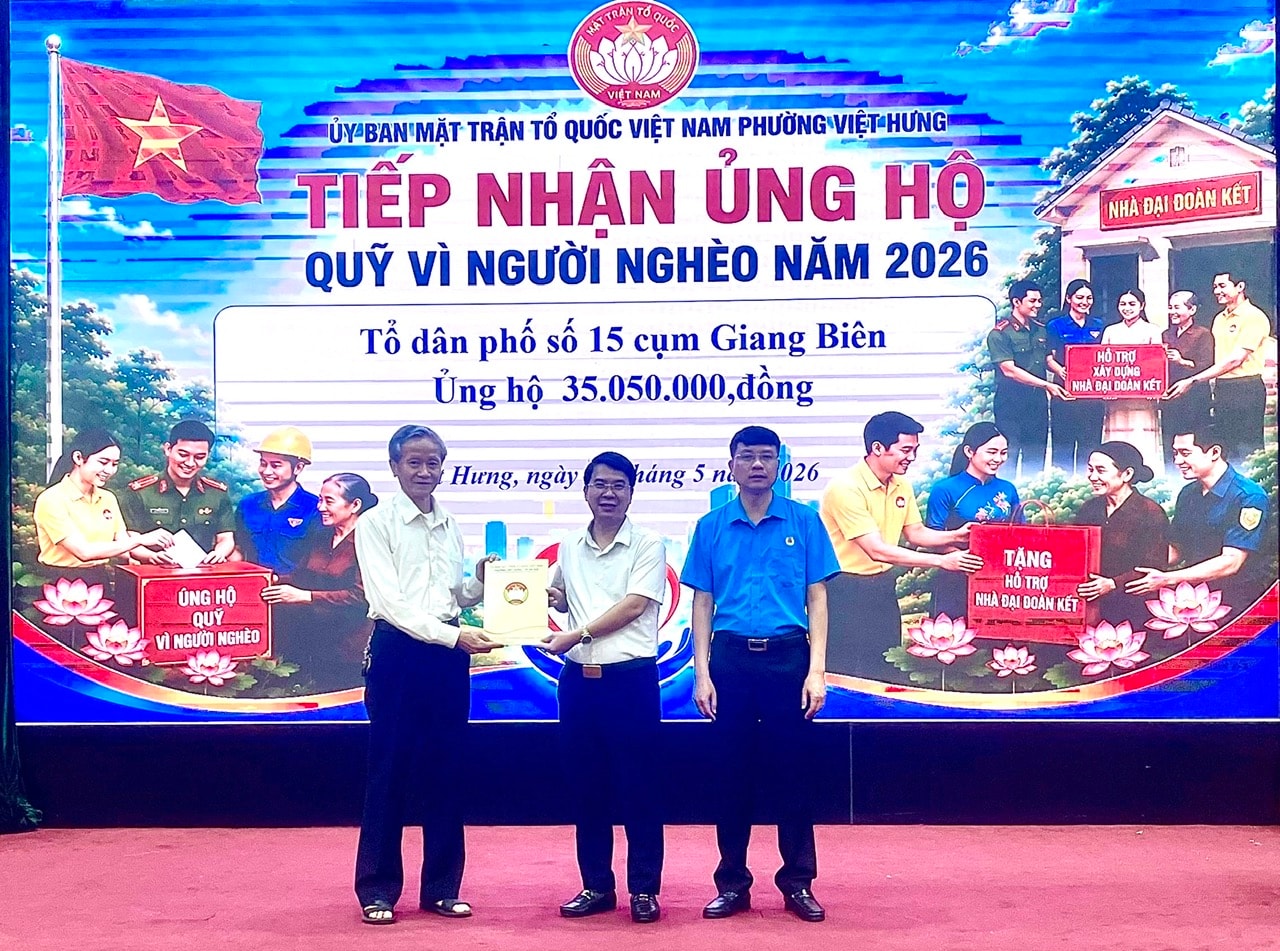 Phường Việt Hưng tiếp nhận hơn 2 tỷ đồng ủng hộ Quỹ Vì biển, đảo Việt Nam và Quỹ Vì người nghèo- Ảnh 1.