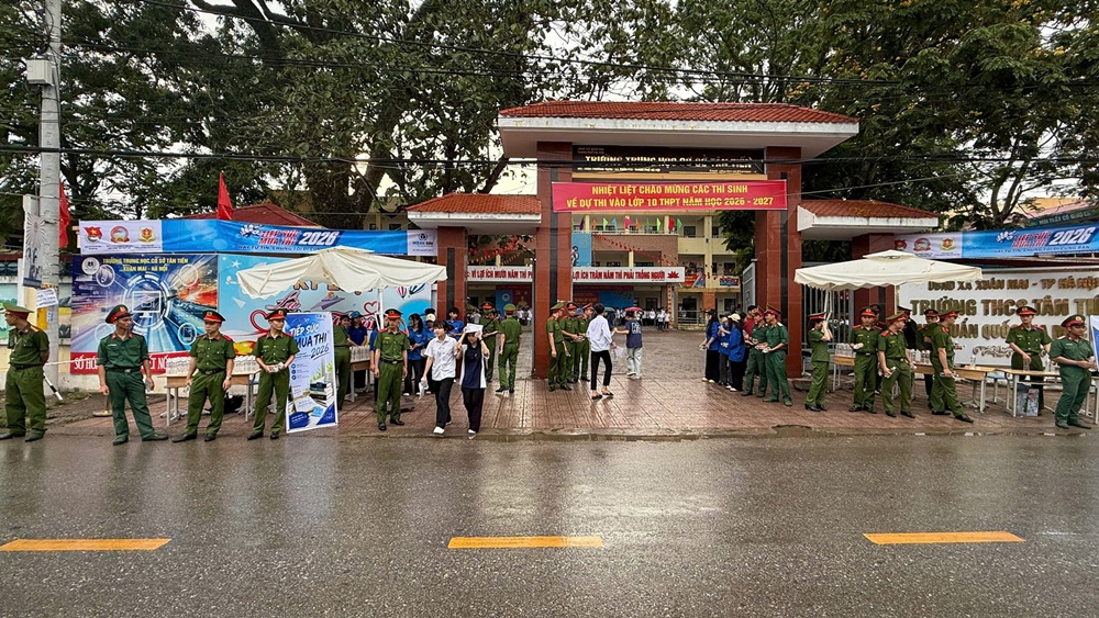 Phản ánh ngày thi đầu tiên kỳ thi tuyển sinh vào lớp 10 THPT công lập năm học 2026 - 2027 trên địa bàn xã Xuân Mai.- Ảnh 4.