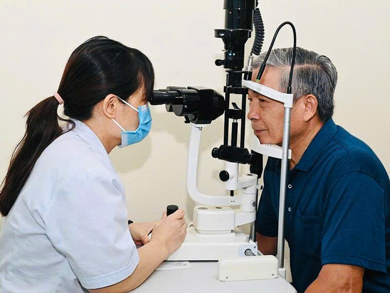 UBND PHƯỜNG PHƯƠNG LIỆT PHỐI HỢP TỔ CHỨC CHƯƠNG TRÌNH KHÁM BỆNH, CẤP THUỐC MIỄN PHÍ VÀ TẶNG QUÀ CHO CÁC GIA ĐÌNH CHÍNH SÁCH, NGƯỜI CÓ CÔNG- Ảnh 6.