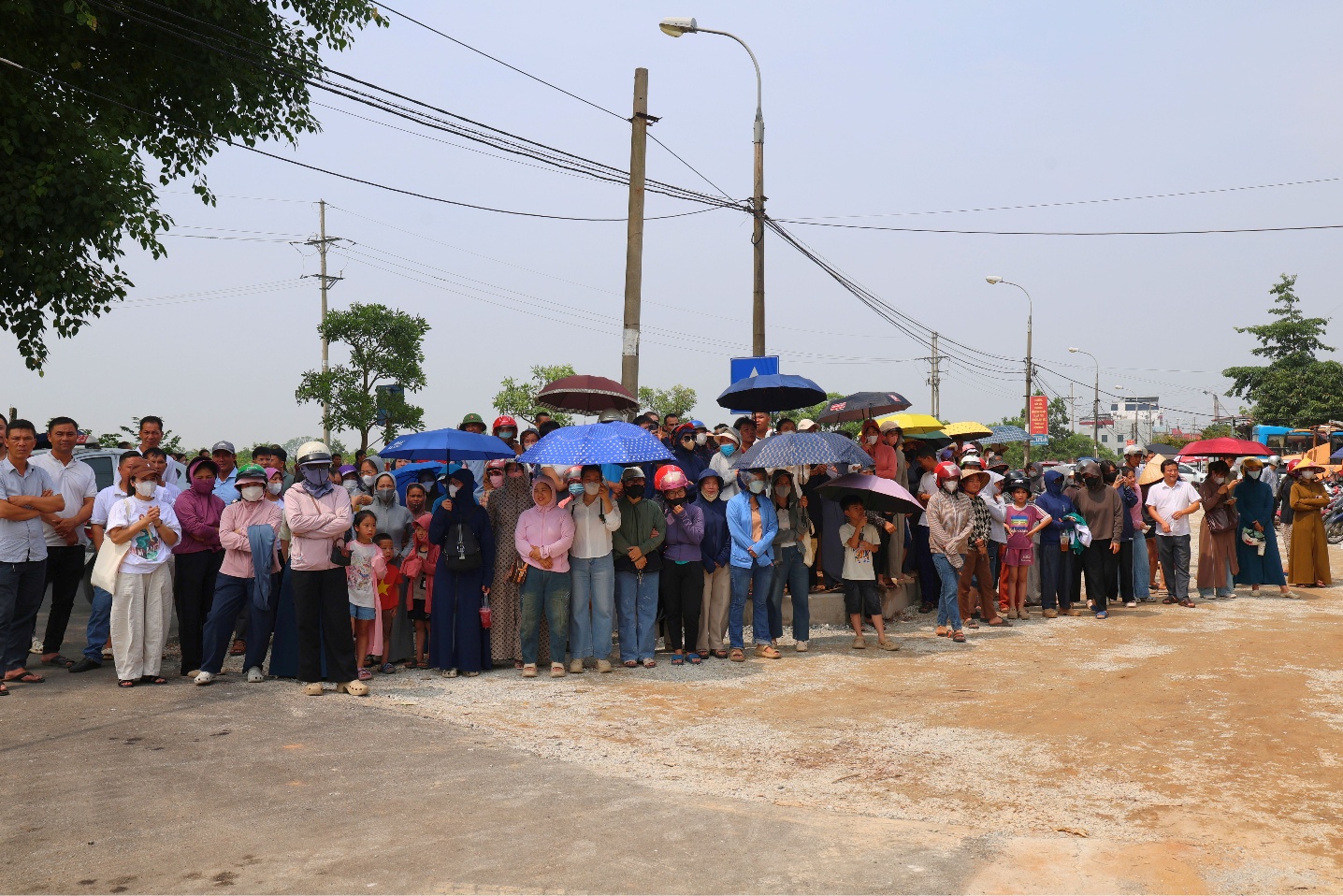 Xã Tiến Thắng: Không khí nghiêm túc, an toàn trong ngày thi đầu tiên tuyển sinh vào lớp 10 tại điểm thi Trường THPT Tự Lập- Ảnh 3.