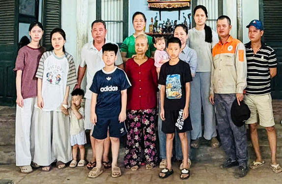 Chuyện người đảng viên tự nguyện giao đất làm đường ở xã Xuân Mai- Ảnh 1.