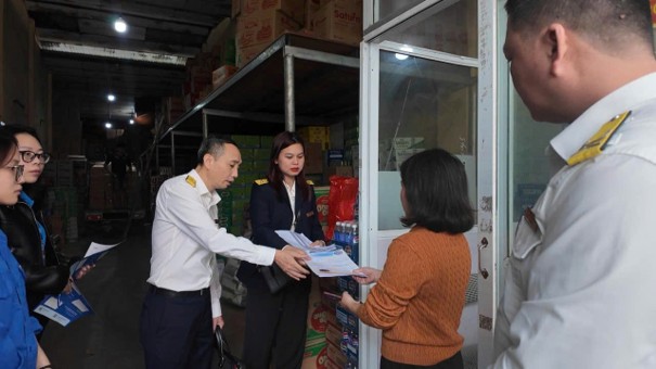 Ra quân triển khai “Tháng cao điểm đồng hành hỗ trợ Hộ, cá nhân kinh doanh tuân thủ chính sách pháp luật thuế mới” – Điểm sáng trong cải cách thủ tục hành chính xã An Khánh- Ảnh 5.