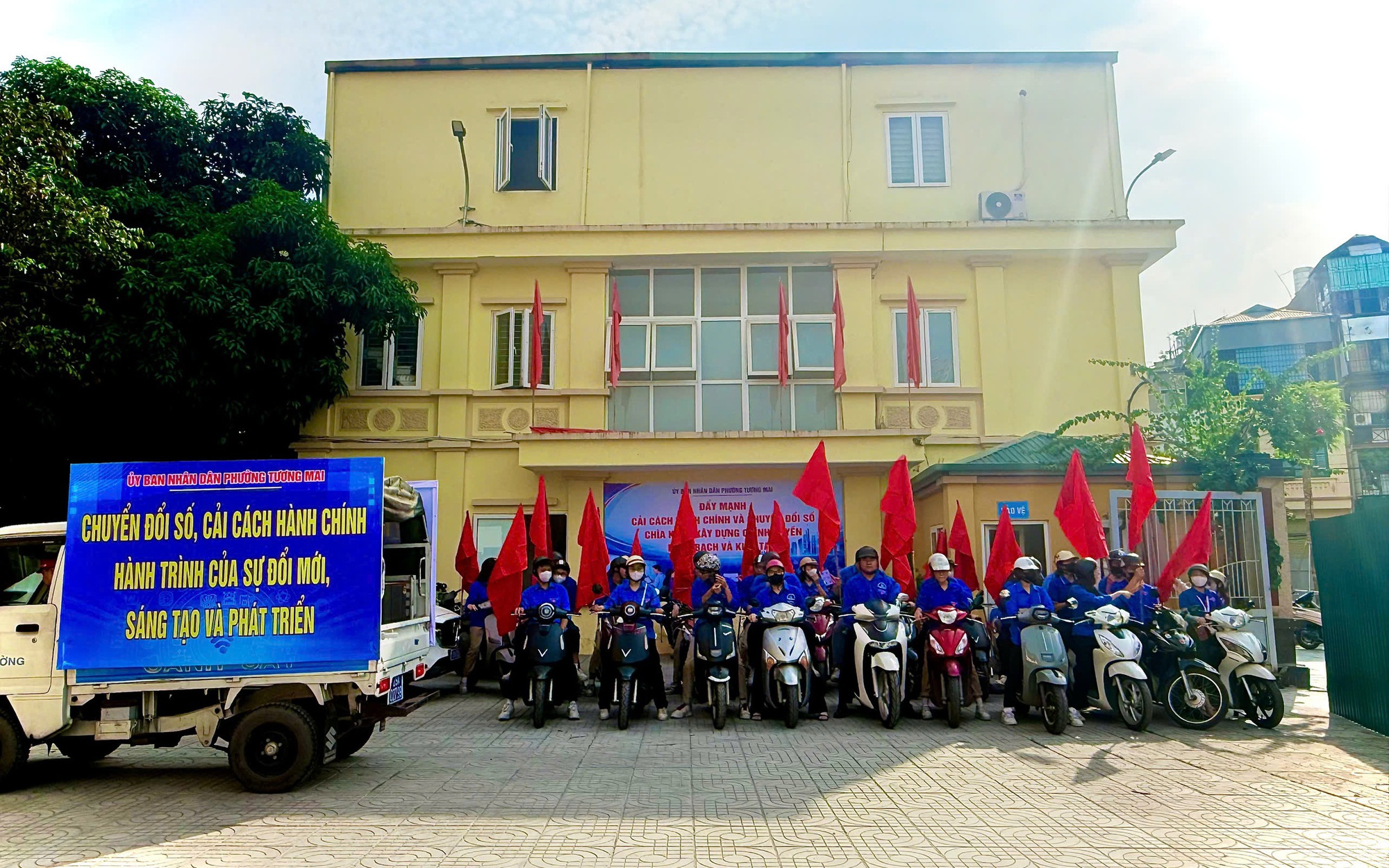 UBND phường Tương Mai tổ chức đoàn xe tuyên truyền lưu động Về công tác cải cách hành chính, chuyển đổi số trên địa bàn Phường