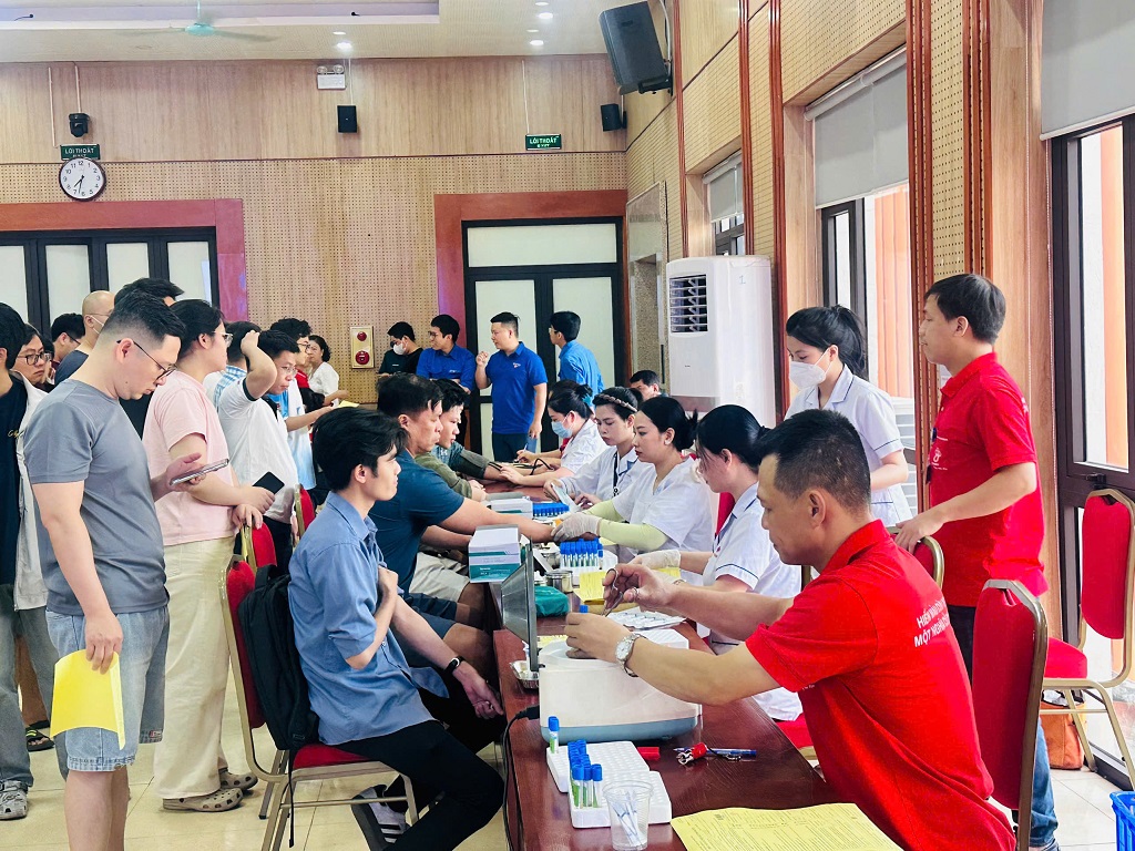 Phường Phương Liệt lan tỏa nghĩa cử cao đẹp tại Ngày hội hiến máu “Giọt hồng trao sự sống”- Ảnh 2.