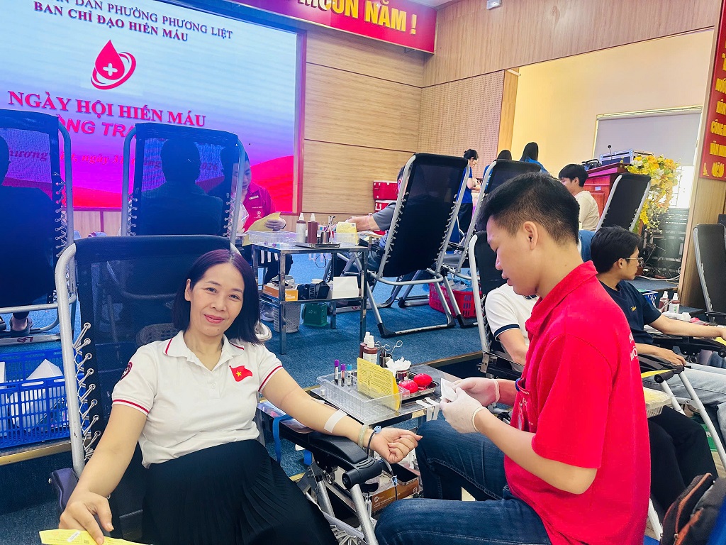Phường Phương Liệt lan tỏa nghĩa cử cao đẹp tại Ngày hội hiến máu “Giọt hồng trao sự sống”- Ảnh 5.