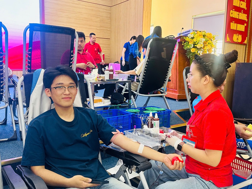 Phường Phương Liệt lan tỏa nghĩa cử cao đẹp tại Ngày hội hiến máu “Giọt hồng trao sự sống”- Ảnh 7.
