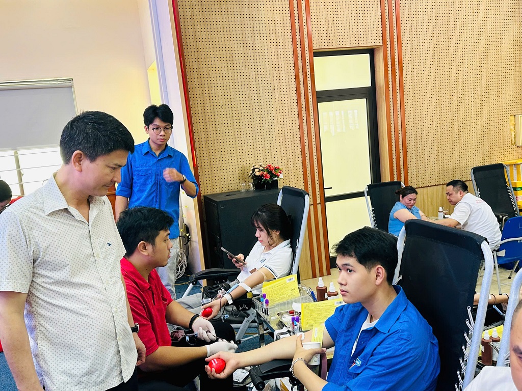 Phường Phương Liệt lan tỏa nghĩa cử cao đẹp tại Ngày hội hiến máu “Giọt hồng trao sự sống”- Ảnh 8.