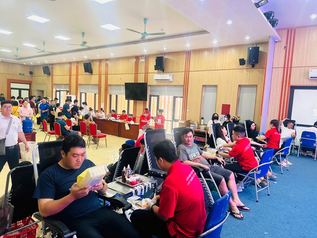 Phường Phương Liệt lan tỏa nghĩa cử cao đẹp tại Ngày hội hiến máu “Giọt hồng trao sự sống”- Ảnh 9.
