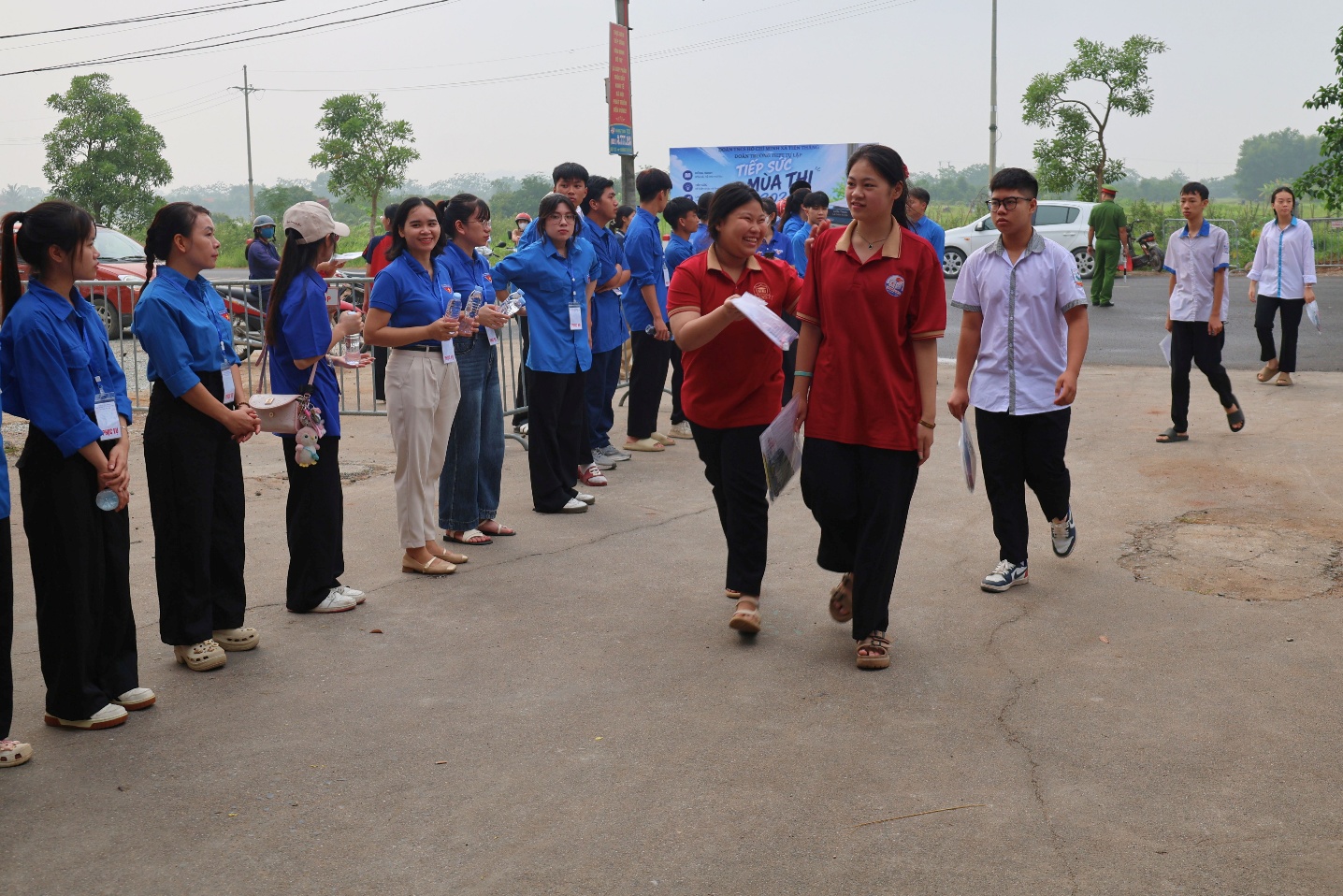 Xã Tiến Thắng: Ngày thi cuối cùng tại điểm thi trường THPT Tự Lập diễn ra thuận lợi, đúng quy chế- Ảnh 6.