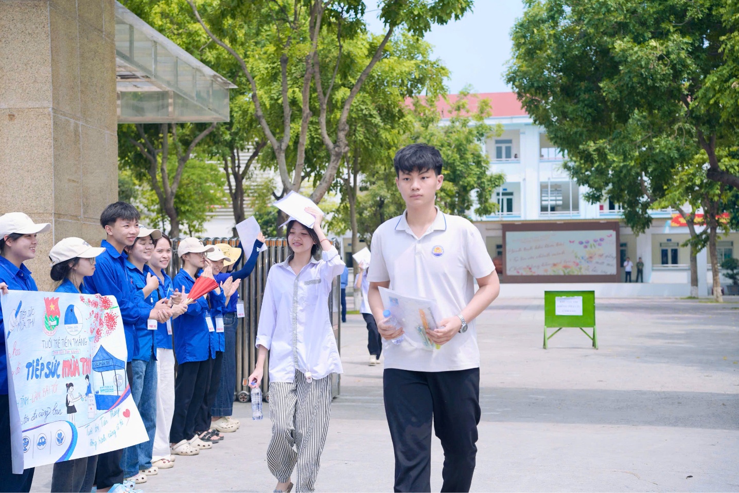 Xã Tiến Thắng: Ngày thi cuối cùng tại điểm thi trường THPT Tự Lập diễn ra thuận lợi, đúng quy chế- Ảnh 8.