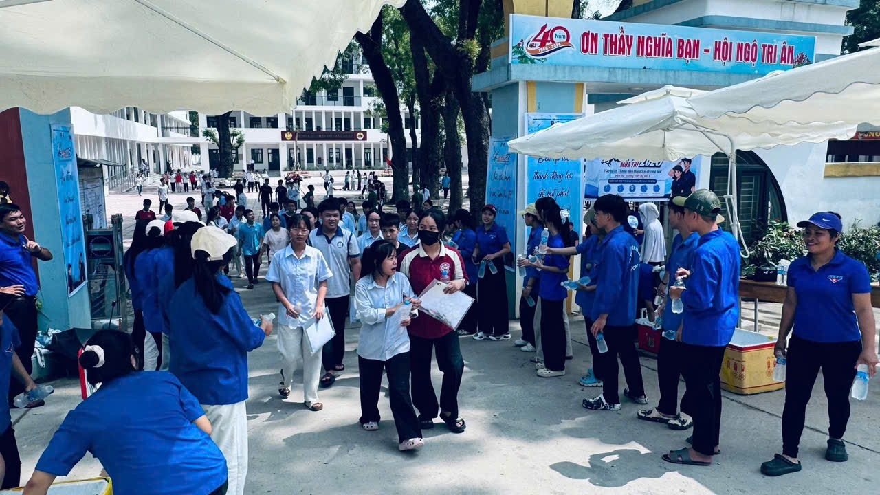 Kỳ thi tuyển sinh vào lớp 10 THPT trên địa bàn xã Hồng Sơn kết thúc an toàn, nghiêm túc, hiệu quả- Ảnh 1.