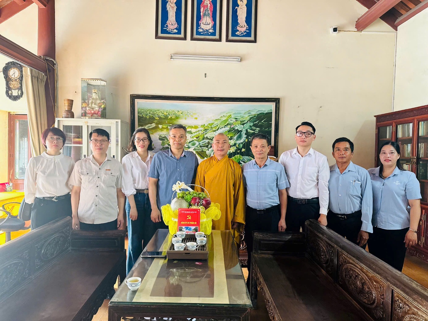 Lãnh đạo xã Thuận An thăm, chúc mừng cơ sở phật giáo nhân dịp Đại lễ Phật đản năm 2026 - Phật lịch 2570- Ảnh 1.