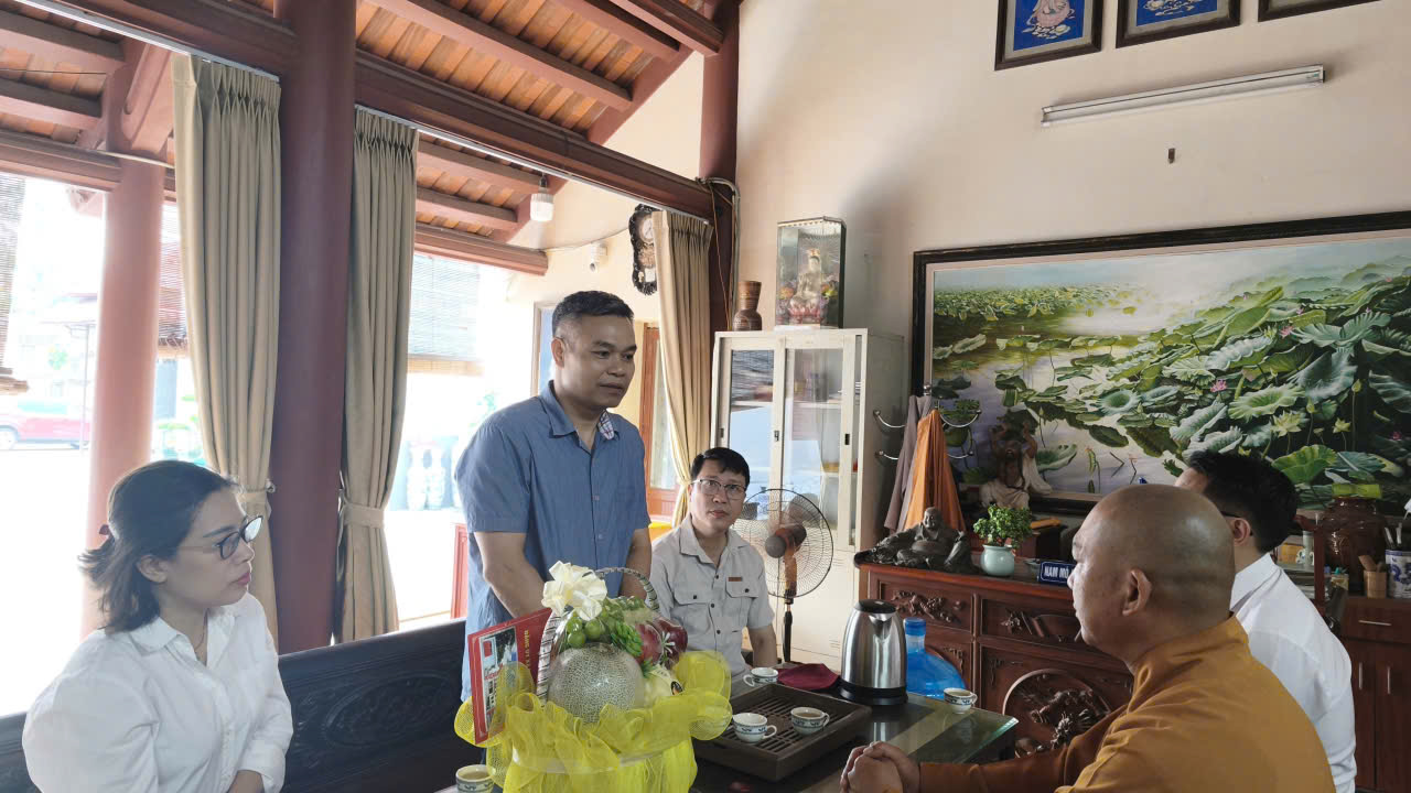 Lãnh đạo xã Thuận An thăm, chúc mừng cơ sở phật giáo nhân dịp Đại lễ Phật đản năm 2026 - Phật lịch 2570- Ảnh 2.