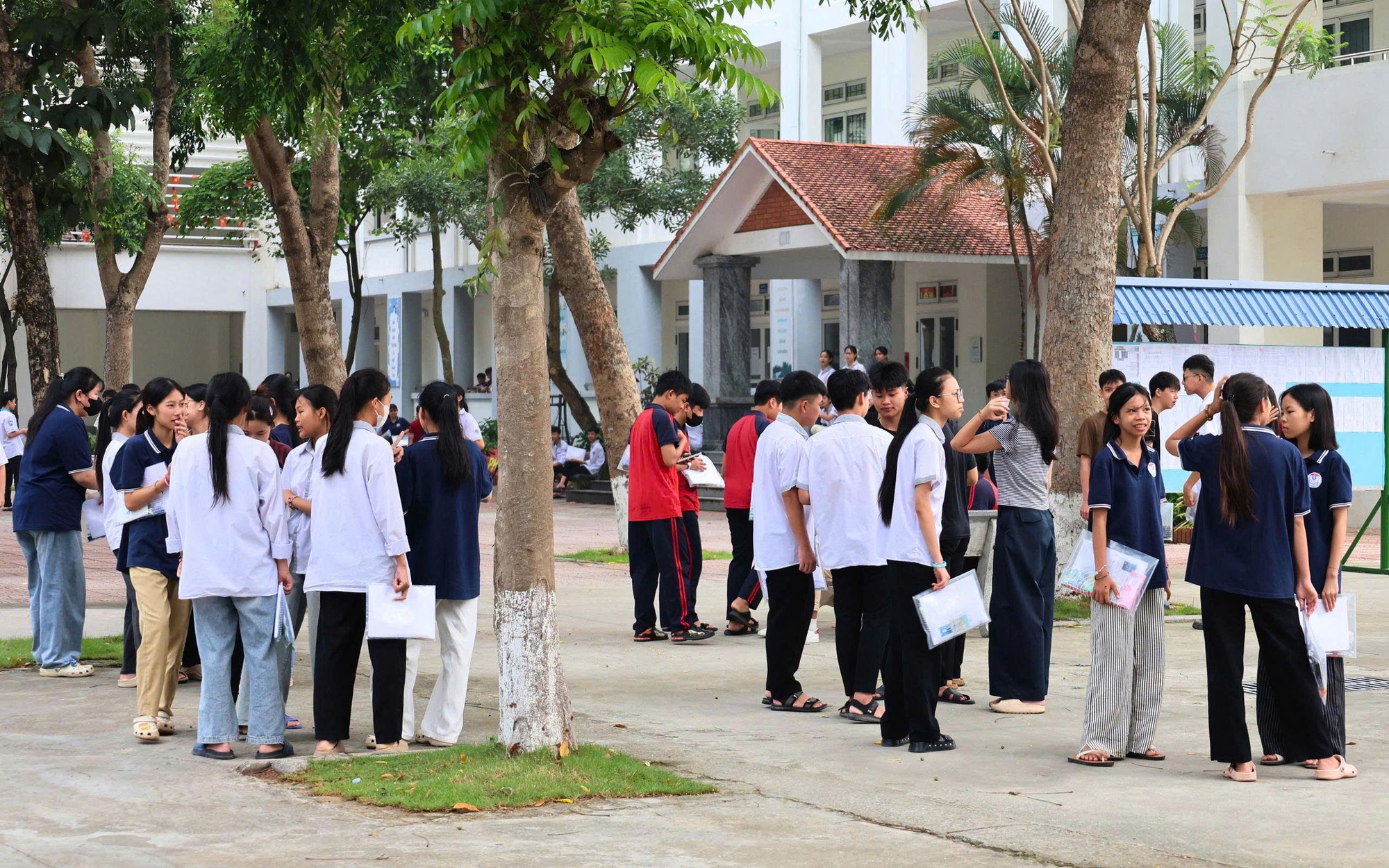 Xã Tiến Thắng: Ngày thi cuối cùng tại điểm thi trường THPT Tự Lập diễn ra thuận lợi, đúng quy chế