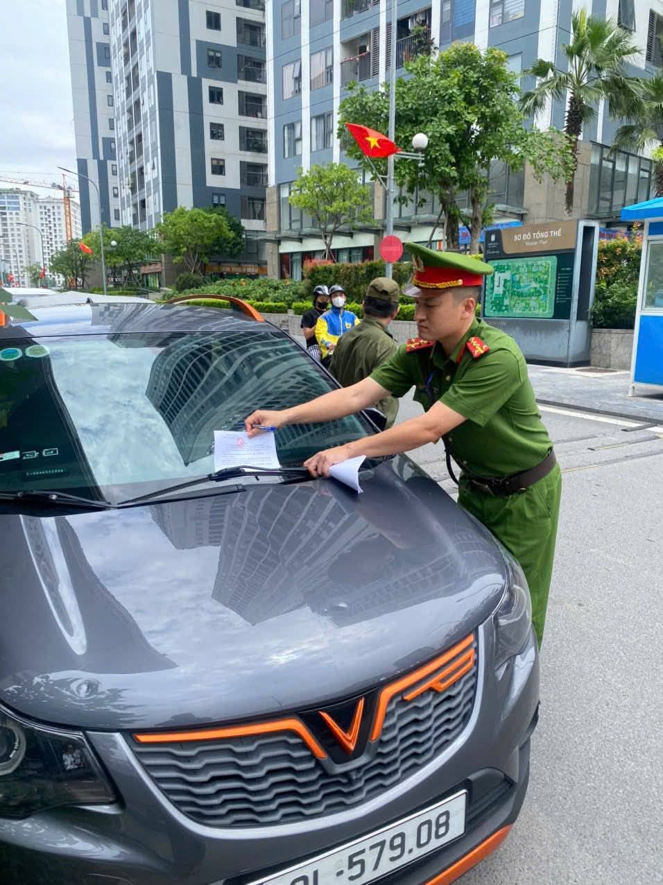 TĂNG CƯỜNG NHẮC NHỞ, XỬ LÝ VI PHẠM DỪNG, ĐỖ XE TẠI KHU ĐÔ THỊ - Ảnh 3.