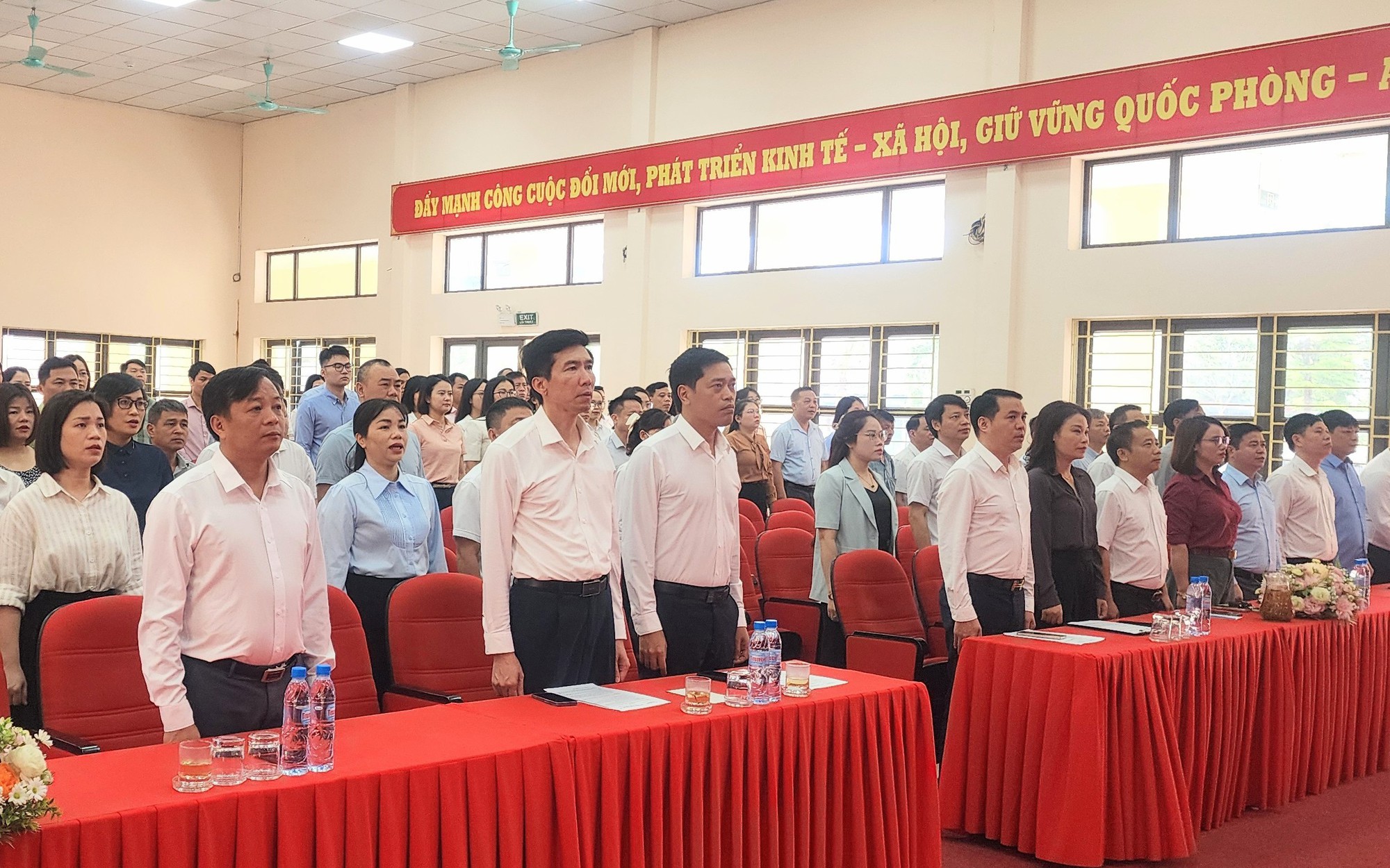 HĐND - UBND xã Nội Bài tổ chức Lễ chào cờ tháng 5/2026