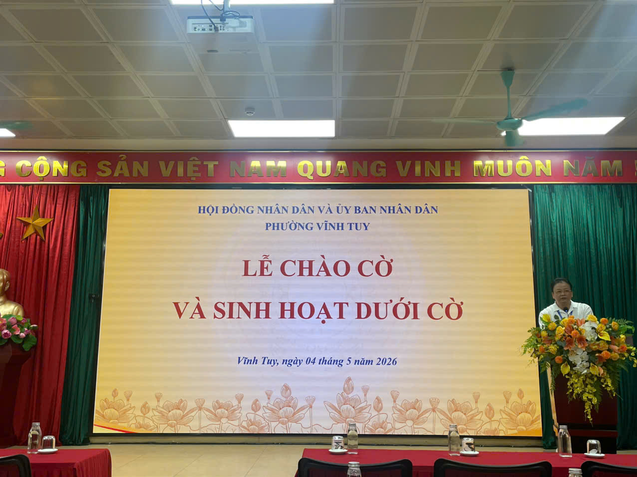 UBND phường Vĩnh Tuy tổ chức Lễ chào cờ và Sinh hoạt dưới cờ tháng 5 năm 2026- Ảnh 2.