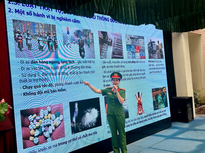 Cổng trường an toàn giao thông - từ quản lý trật tự đến hình thành văn hóa ứng xử- Ảnh 3.