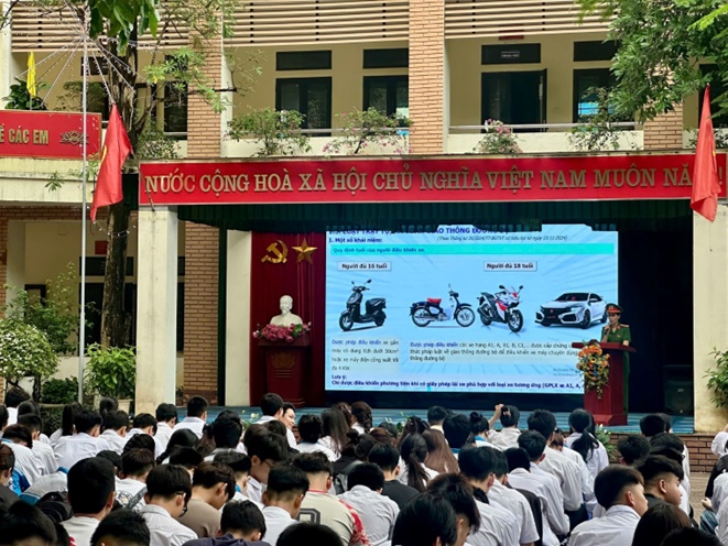 Cổng trường an toàn giao thông - từ quản lý trật tự đến hình thành văn hóa ứng xử- Ảnh 5.