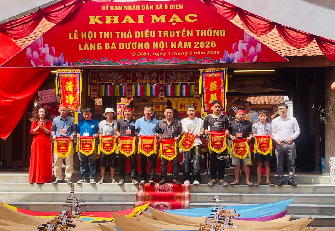 Hội thi thả diều truyền thống Làng Bá Dương Nội - Nét đẹp văn hóa của vùng châu thổ Sông hồng- Ảnh 1.