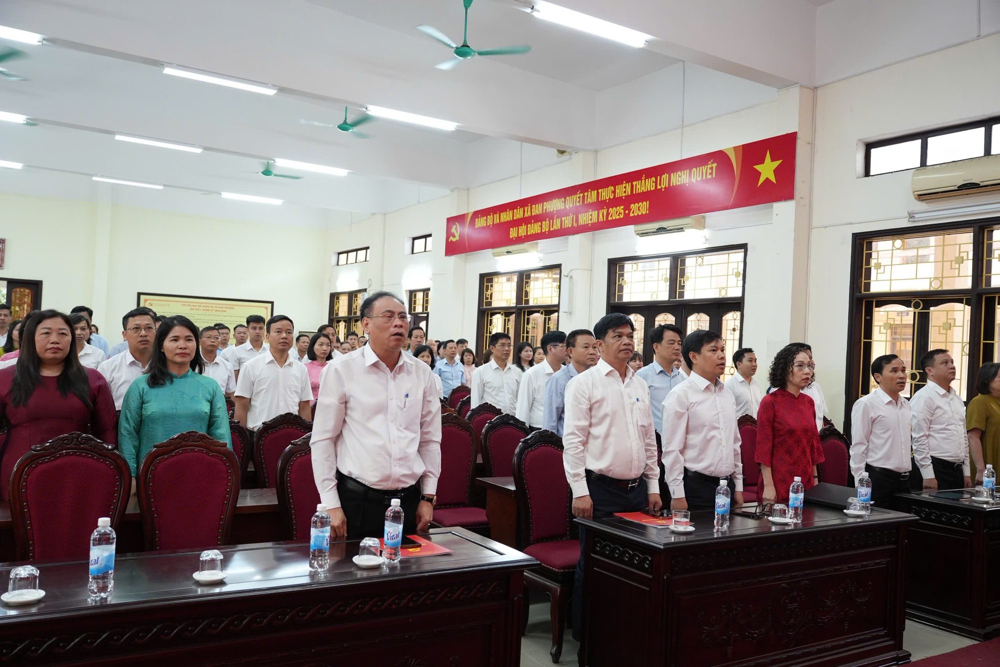 Lễ chào cờ và sinh hoạt chính trị tháng 5.- Ảnh 1.