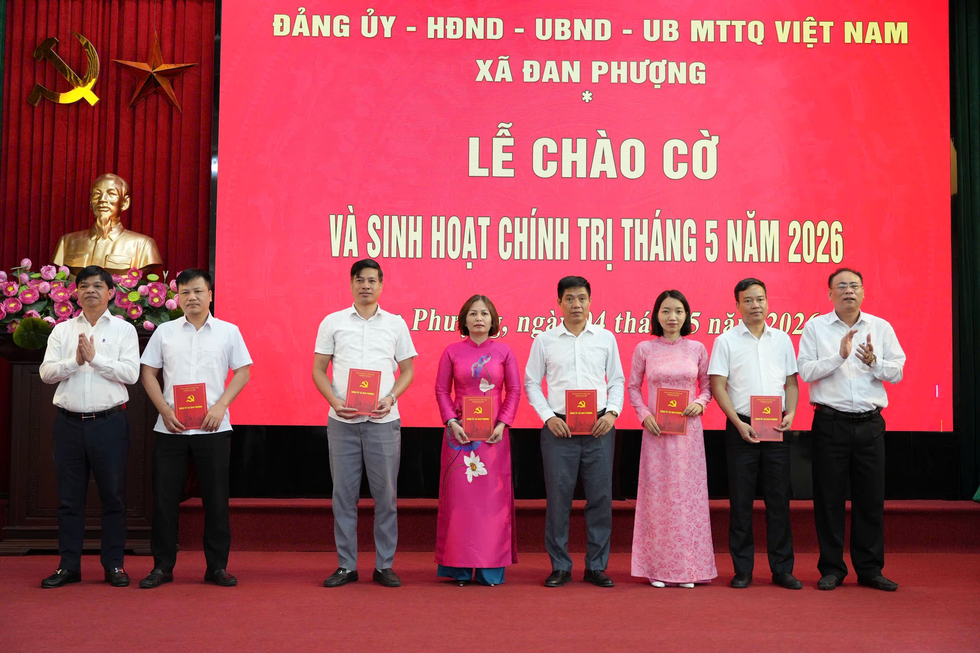 Lễ chào cờ và sinh hoạt chính trị tháng 5.- Ảnh 4.
