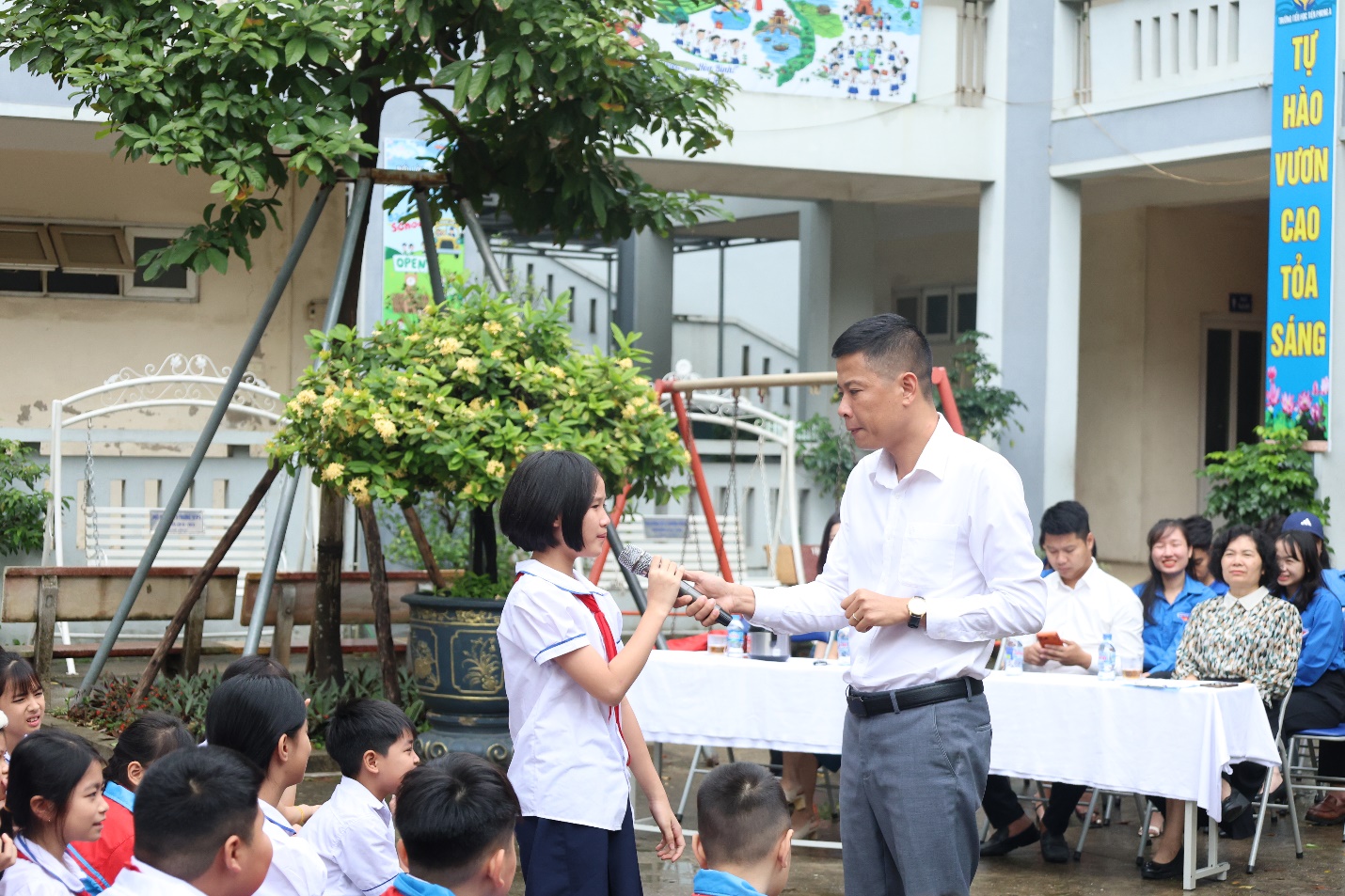 Đoàn TNCS Hồ Chí Minh xã Mê Linh tổ chức "Tuyên truyền phòng, chống bắt cóc và xâm hại ở trẻ em" tại trường Tiểu học Tiền Phong A- Ảnh 3.