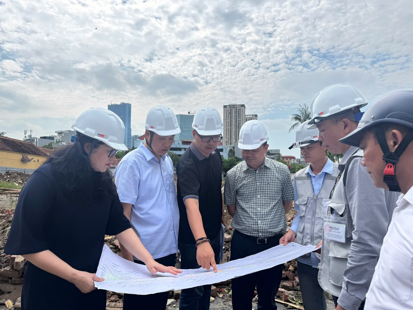 Phường Yên Hòa: Bàn giao hơn 13.500 m2 mặt bằng dự án Vành đai 2.5- Ảnh 2.