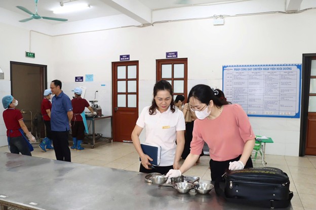 Xã Phú Xuyên đẩy mạnh triển khai Tháng hành động vì an toàn thực phẩm năm 2026
- Ảnh 3.
