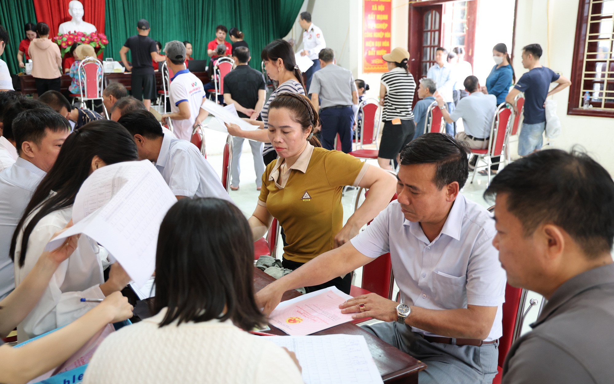 Tam Hưng đồng thuận từ cơ sở, 98 hộ dân thôn Từ Am nhận tiền bồi thường, sẵn sàng bàn giao mặt bằng dự án lớn
