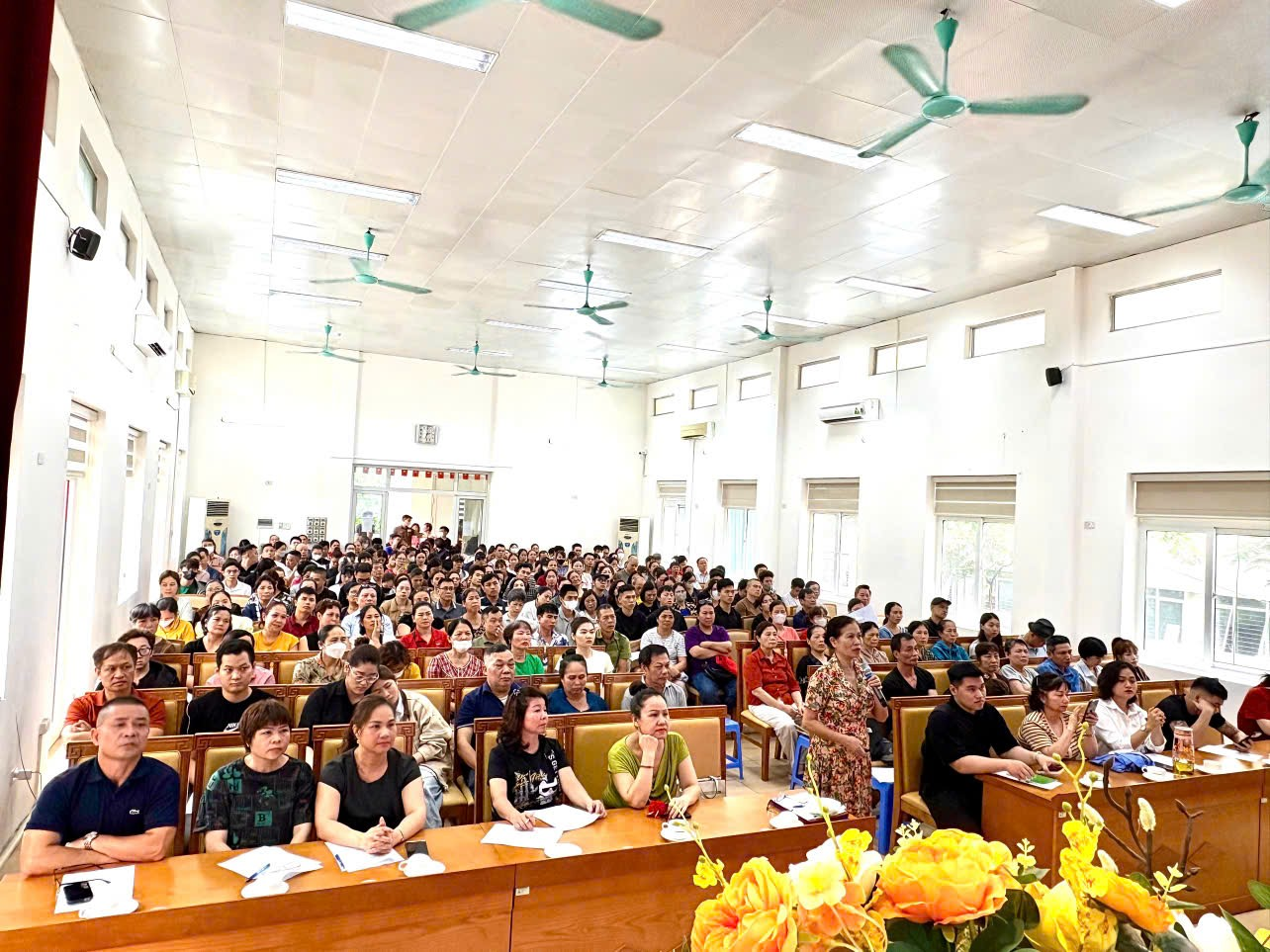 HỘI NGHỊ TẬP HUẤN NÂNG CAO KIẾN THỨC AN TOÀN THỰC PHẨM CHO CHỦ CƠ SỞ VÀ NHÂN VIÊN CÁC CƠ SỞ KINH DOANH DỊCH VỤ ĂN UỐNG TRÊN ĐỊA BÀN PHƯỜNG NGHĨA ĐÔ- Ảnh 2.