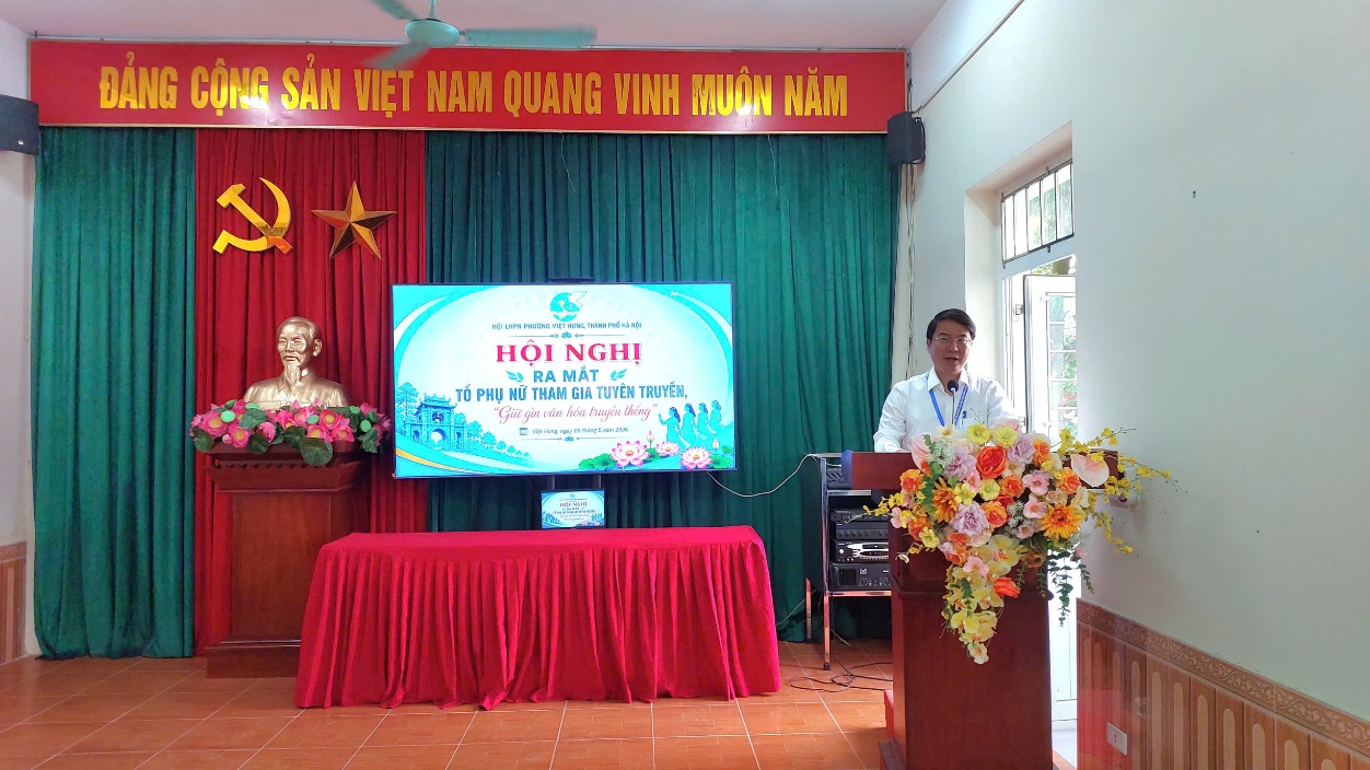 Hội LHPN phường Việt Hưng tổ chức ra mắt mô hình “Tổ phụ nữ tham gia tuyên truyền, giữ gìn văn hóa truyền thống” tại khu dân cư Lệ Mật- Ảnh 4.